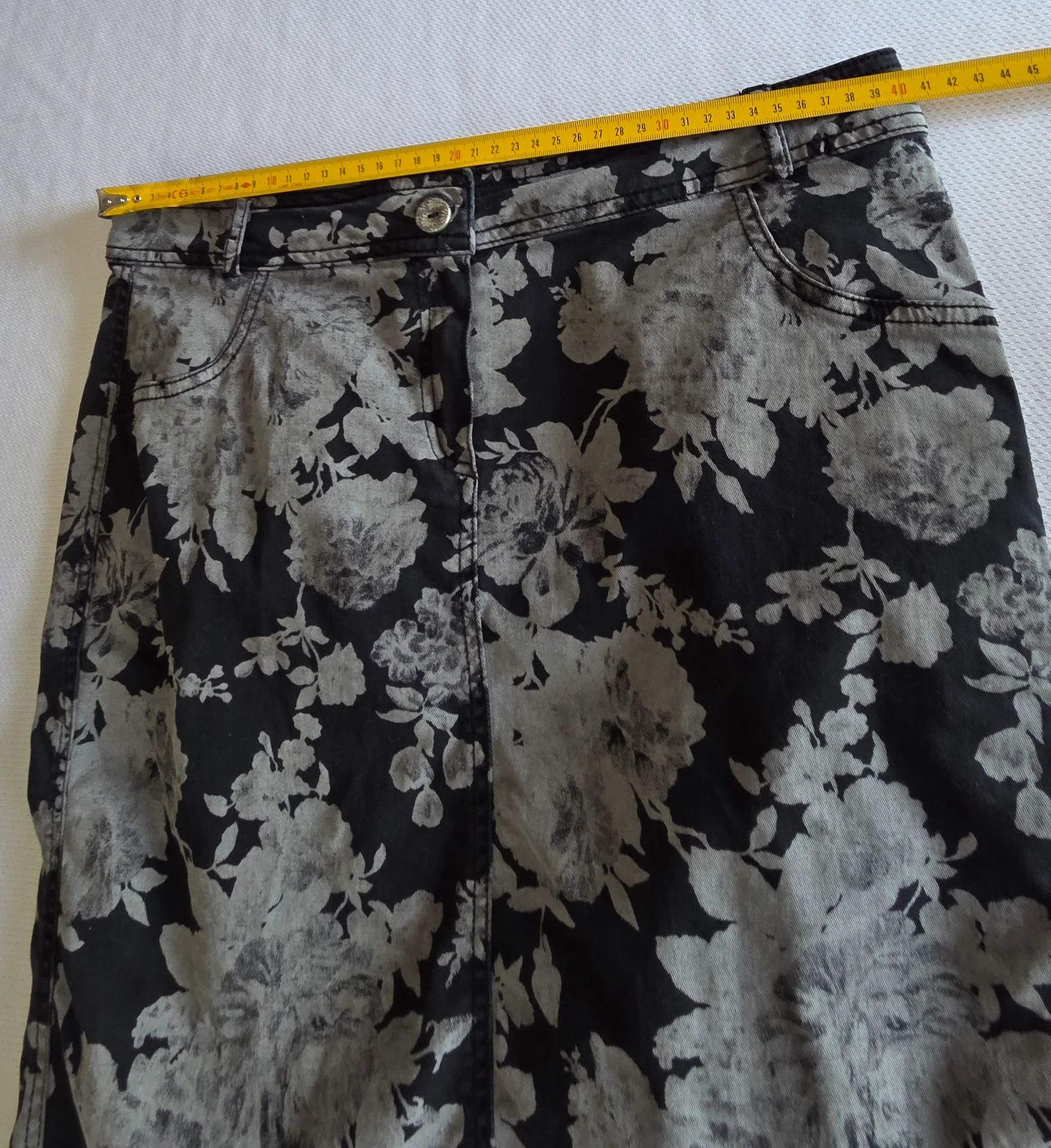 Falda recta con estampado floral negro y gris L 42 falda de algodón elástico – photo 8